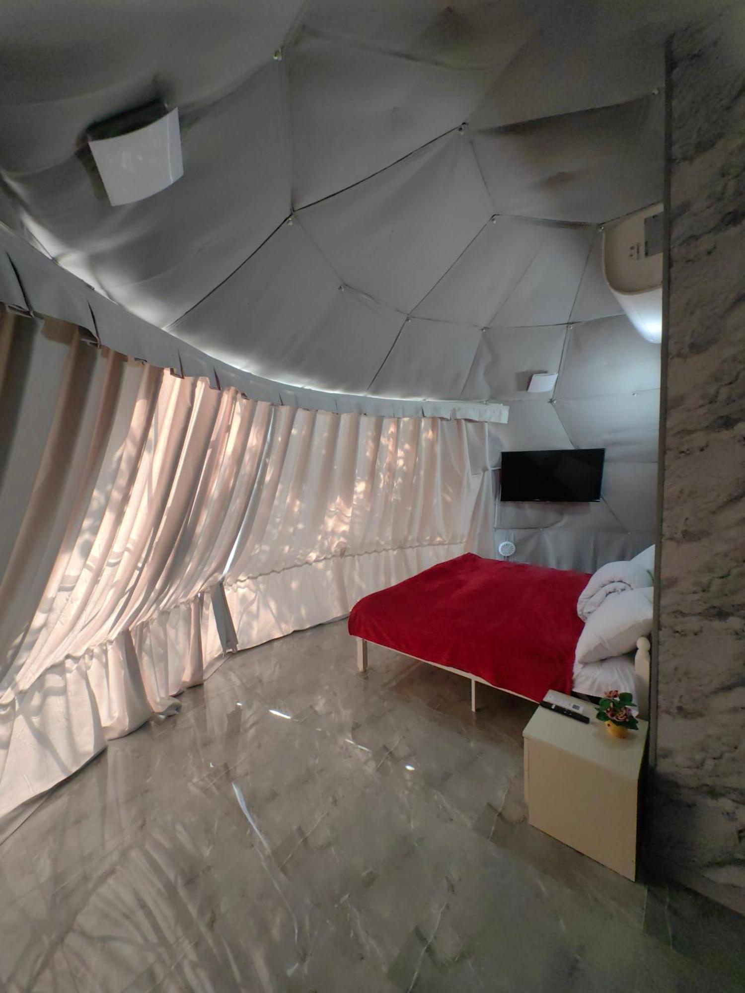 Glamping Dream Domes